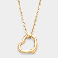 Metal heart pendant necklace