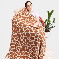 Giraffe Patterned Blanket