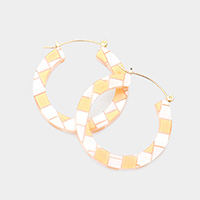 Check Patterned Hoop Pin Catch Earrings
