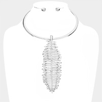 Metal Leaf Pendant Choker Necklace