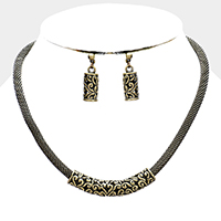 Embossed Metal Mesh Chain Necklace