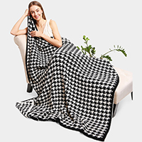 Reversible Houndstooth Patterned Throw Blanket