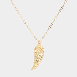 Flower Detailed Metal Wing Pendant Necklace
