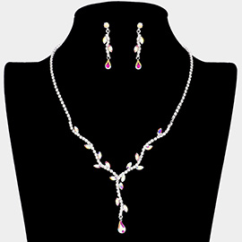 Sprout Detailed Rhinestone Necklace